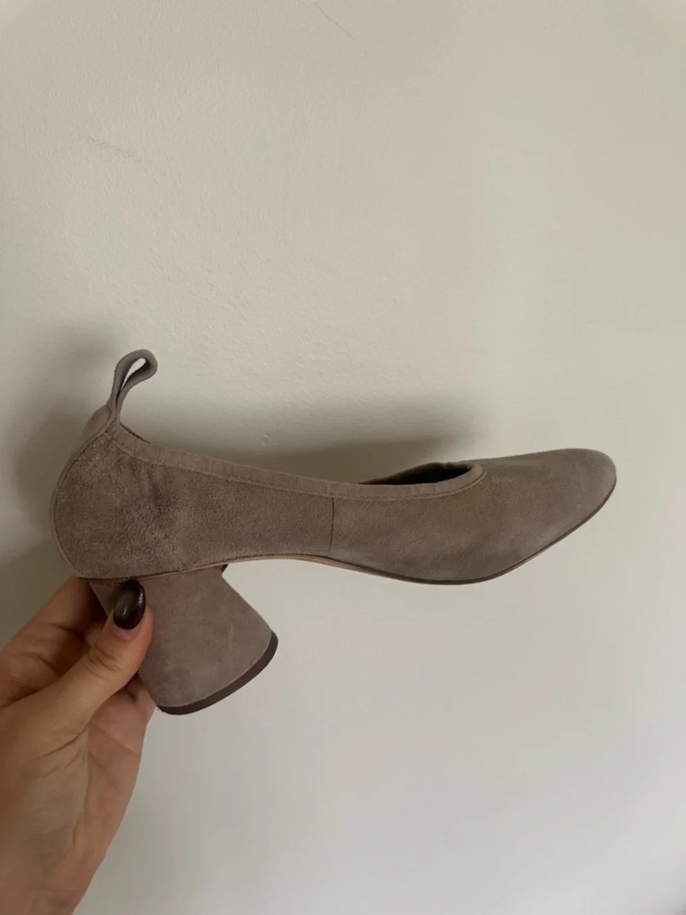 Tory Burch Suede Block Heel Pumps Taupe Size 7M EUC